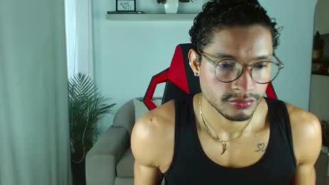 Snapshot of roby_millerr chatting on October 1, 2:34 pm roby_millerr online show from October 1, 2:34 pm