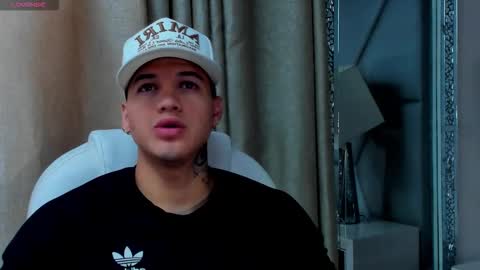 rocco_santos online show from November 17, 8:14 pm