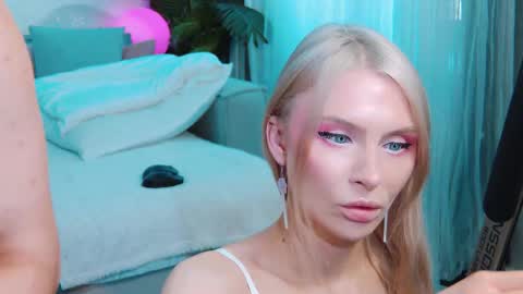 Lina and Den online show from October 19, 10:27 am