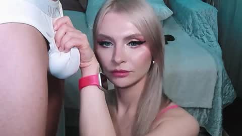 Lina and Den online show from November 7, 9:31 am