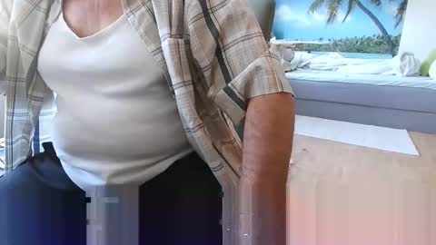 rolandloser1000 online show from September 13, 7:41 am