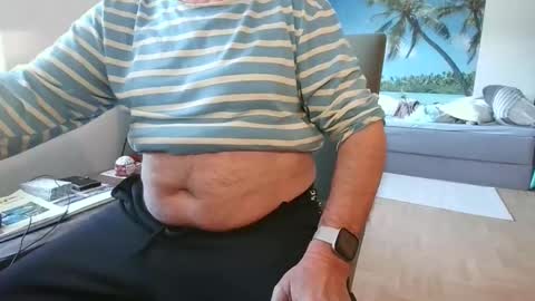 rolandloser1000 online show from November 6, 7:53 am