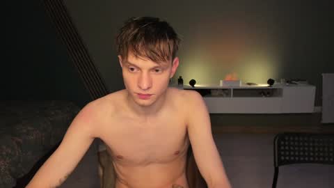 Snapshot of romeo_mercy chatting on December 13, 11:28 pm Romeo online show from December 13, 11:28 pm