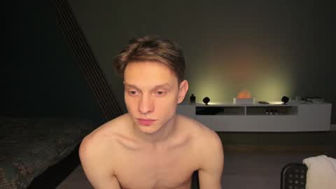 Snapshot of romeo_mercy chatting on December 15, 10:58 pm Romeo online show from December 15, 10:58 pm