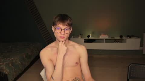 Snapshot of romeo_mercy chatting on December 20, 1:36 am Romeo online show from December 20, 1:36 am