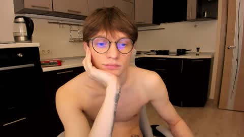 Snapshot of romeo_mercy chatting on November 16, 10:48 pm Romeo online show from November 16, 10:48 pm