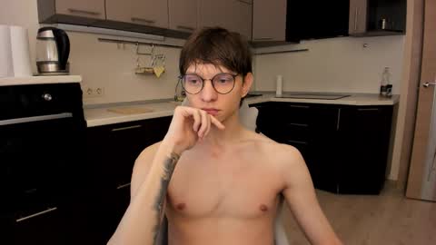 Snapshot of romeo_mercy chatting on November 29, 11:08 pm Romeo online show from November 29, 11:08 pm