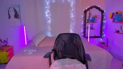 Romi Rouse online show from October 23, 6:34 am