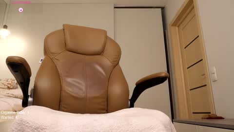 Snapshot of ronny_ponny chatting on December 8, 4:39 pm RonnyPonny online show from December 8, 4:39 pm