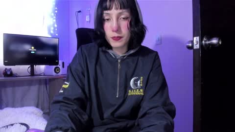 Twelve 3 Inst Twelve 312002 Twitter Room312 2002 online show from December 29, 10:36 pm