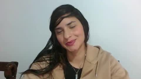 rosasvioletas online show from November 21, 8:40 pm