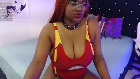 Snapshot of rosebeckers7 chatting on October 31, 9:38 pm Your girl Rose 6k of followers online show from October 31, 9:38 pm