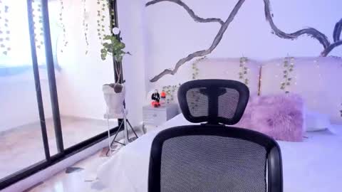 Rose online show from October 30, 1:45 pm