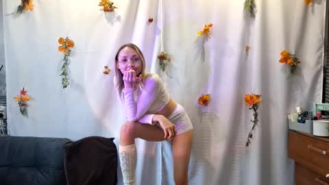 rosejanos online show from November 28, 11:35 am