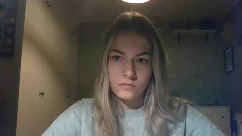 Snapshot of rosie_june chatting on December 10, 12:05 pm Rosie online show from December 10, 12:05 pm