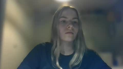 Snapshot of rosie_june chatting on December 12, 11:07 am Rosie online show from December 12, 11:07 am