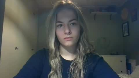 Snapshot of rosie_june chatting on December 13, 7:47 am Rosie online show from December 13, 7:47 am