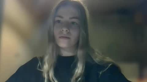 Snapshot of rosie_june chatting on December 30, 11:15 am Rosie online show from December 30, 11:15 am