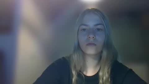 Snapshot of rosie_june chatting on February 4, 8:02 am Rosie online show from February 4, 8:02 am