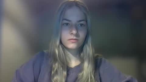 Snapshot of rosie_june chatting on February 12, 8:06 am Rosie online show from February 12, 8:06 am