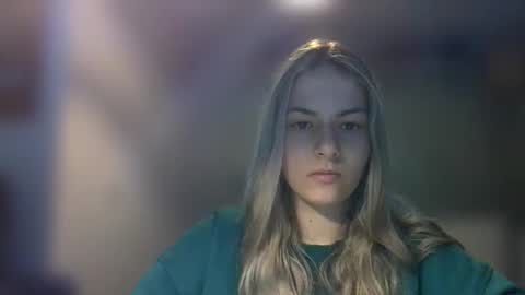 Snapshot of rosie_june chatting on February 18, 11:11 am Rosie online show from February 18, 11:11 am