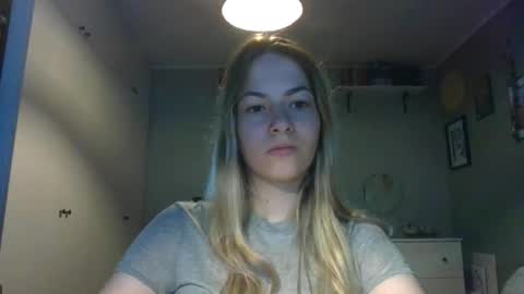 Snapshot of rosie_june chatting on September 16, 6:36 am Rosie online show from September 16, 6:36 am