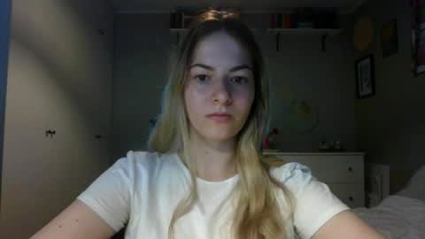 Snapshot of rosie_june chatting on September 23, 6:38 am Rosie online show from September 23, 6:38 am