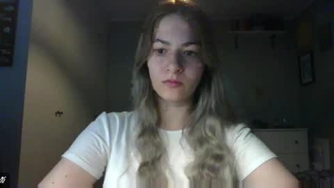 Snapshot of rosie_june chatting on October 9, 7:28 am Rosie online show from October 9, 7:28 am