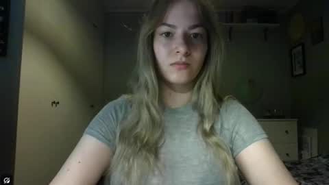 Snapshot of rosie_june chatting on October 14, 6:47 am Rosie online show from October 14, 6:47 am