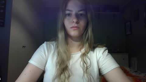 Snapshot of rosie_june chatting on October 27, 7:34 am Rosie online show from October 27, 7:34 am