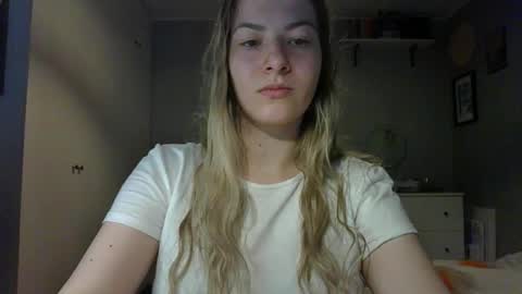 Snapshot of rosie_june chatting on October 28, 7:45 am Rosie online show from October 28, 7:45 am