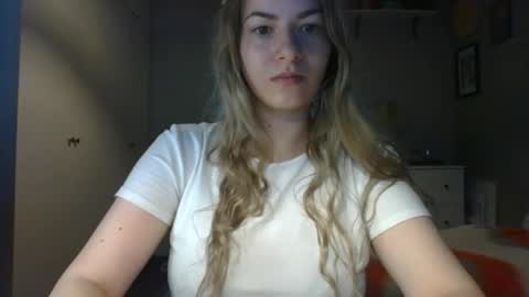 Snapshot of rosie_june chatting on November 4, 7:51 am Rosie online show from November 4, 7:51 am