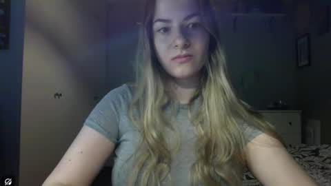 Snapshot of rosie_june chatting on November 12, 8:04 am Rosie online show from November 12, 8:04 am