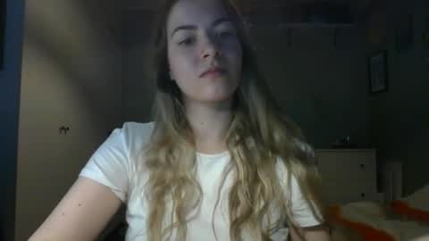 Snapshot of rosie_june chatting on November 17, 7:47 am Rosie online show from November 17, 7:47 am