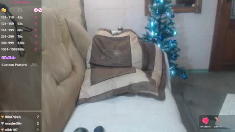 Snapshot of rosiecarlyne chatting on December 9, 2:24 am RosieCarlyne online show from December 9, 2:24 am