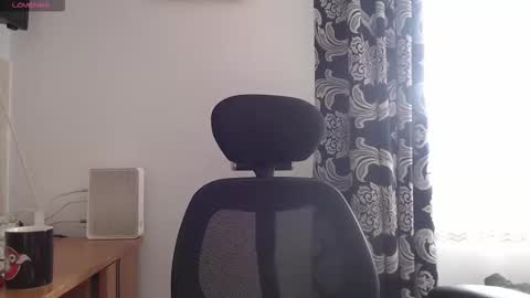 Snapshot of rosiehayes chatting on November 17, 10:21 am RosieHayes online show from November 17, 10:21 am