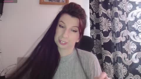 Snapshot of rosiehayes chatting on December 14, 11:15 am RosieHayes online show from December 14, 11:15 am