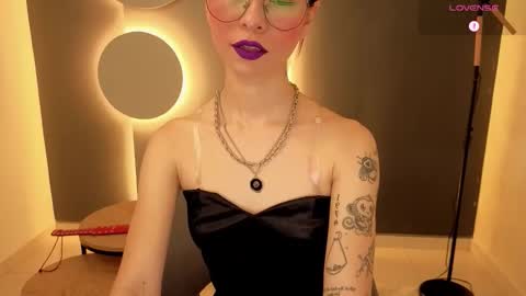 Snapshot of rosse_98_ chatting on November 9, 12:25 pm Miss Rosse online show from November 9, 12:25 pm