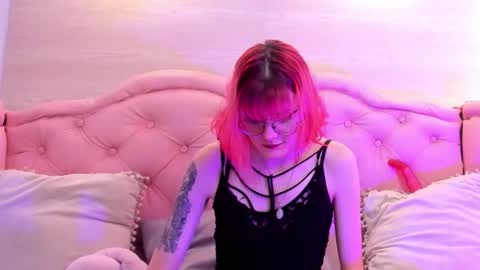 Snapshot of rossiie_hunt_ chatting on September 26, 5:39 pm rossiie_hunt_ online show from September 26, 5:39 pm