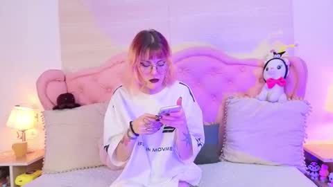 Snapshot of rossiie_hunt_ chatting on November 26, 6:20 pm rossiie_hunt_ online show from November 26, 6:20 pm