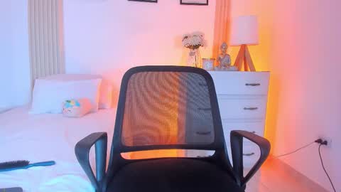 Snapshot of rossy_x chatting on November 14, 5:11 pm rossy_x online show from November 14, 5:11 pm