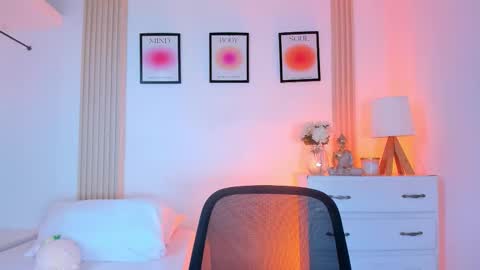 Snapshot of rossy_x chatting on November 19, 6:19 pm rossy_x online show from November 19, 6:19 pm