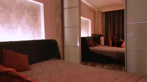 rosy_black_ online show from March 1, 9:26 pm