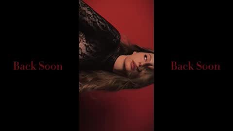 rosy_black_ online show from November 1, 4:31 pm