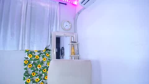 rous_25 online show from December 15, 4:59 pm