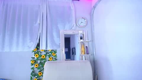 rous_25 online show from January 17, 12:42 pm