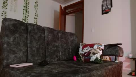 Snapshot of rouse_xoxo chatting on February 7, 8:20 pm sofia online show from February 7, 8:20 pm