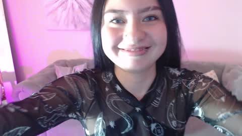 Snapshot of rousee_v chatting on December 4, 5:27 am Rousee online show from December 4, 5:27 am