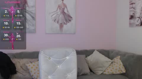 Snapshot of rousee_v chatting on December 5, 9:06 am Rousee online show from December 5, 9:06 am