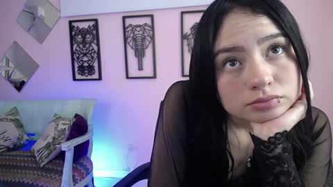 Snapshot of rousee_v chatting on January 18, 12:46 am Rousee online show from January 18, 12:46 am